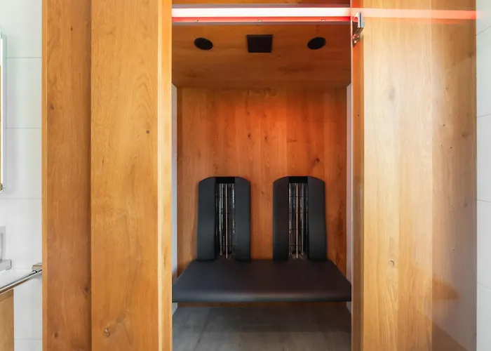 Auer By Inncomer Daire *